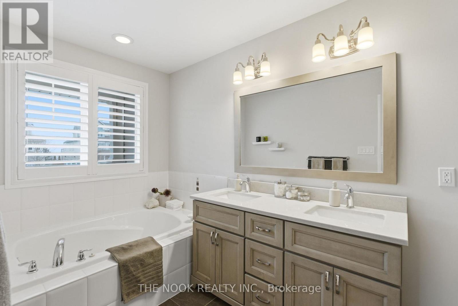 320 Lakebreeze Drive N, Clarington, Ontario  L1B 0A1 - Photo 18 - E12951548