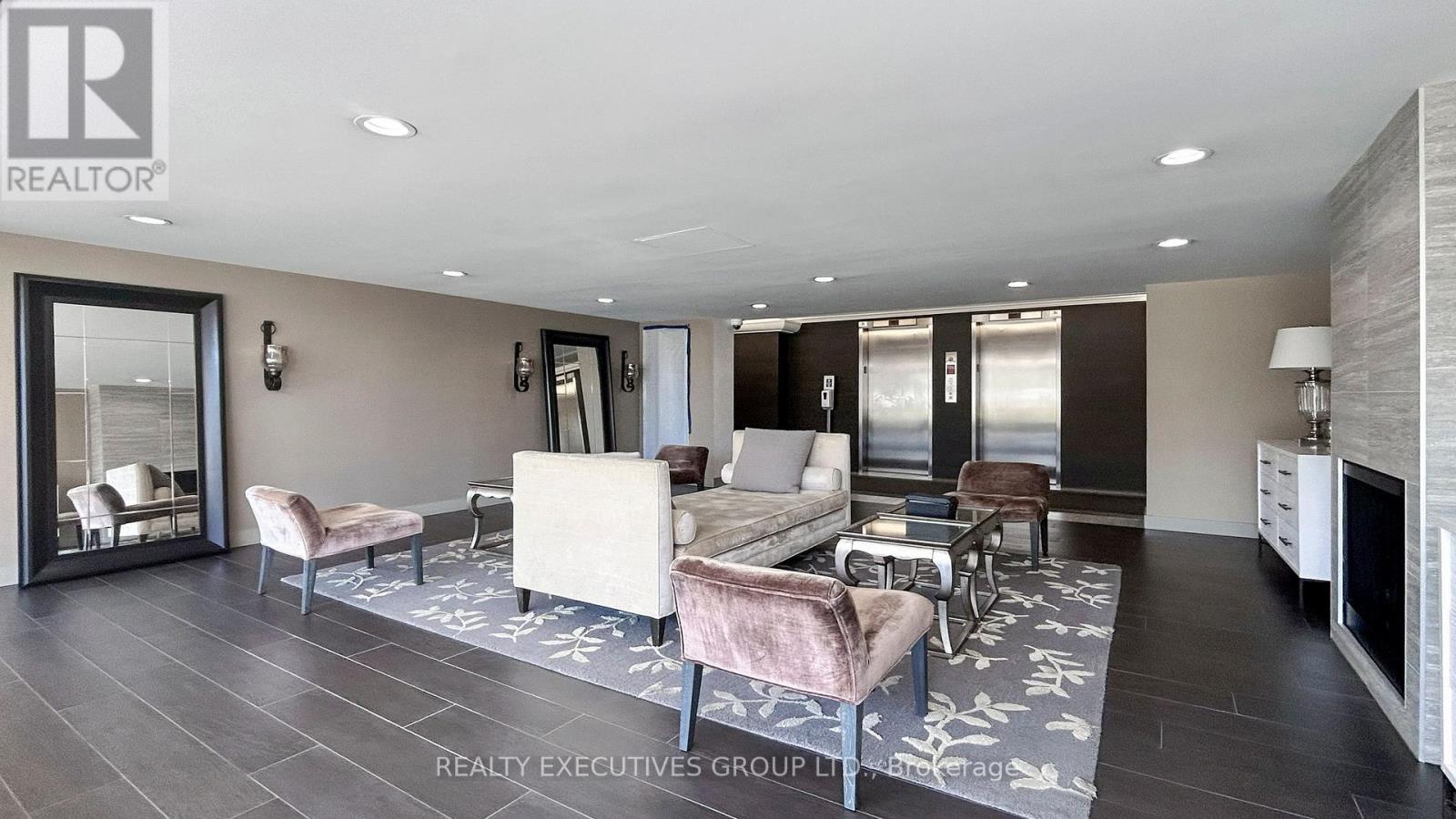 1106 - 7811 Yonge Street, Markham, Ontario  L3T 4S3 - Photo 4 - N12951308