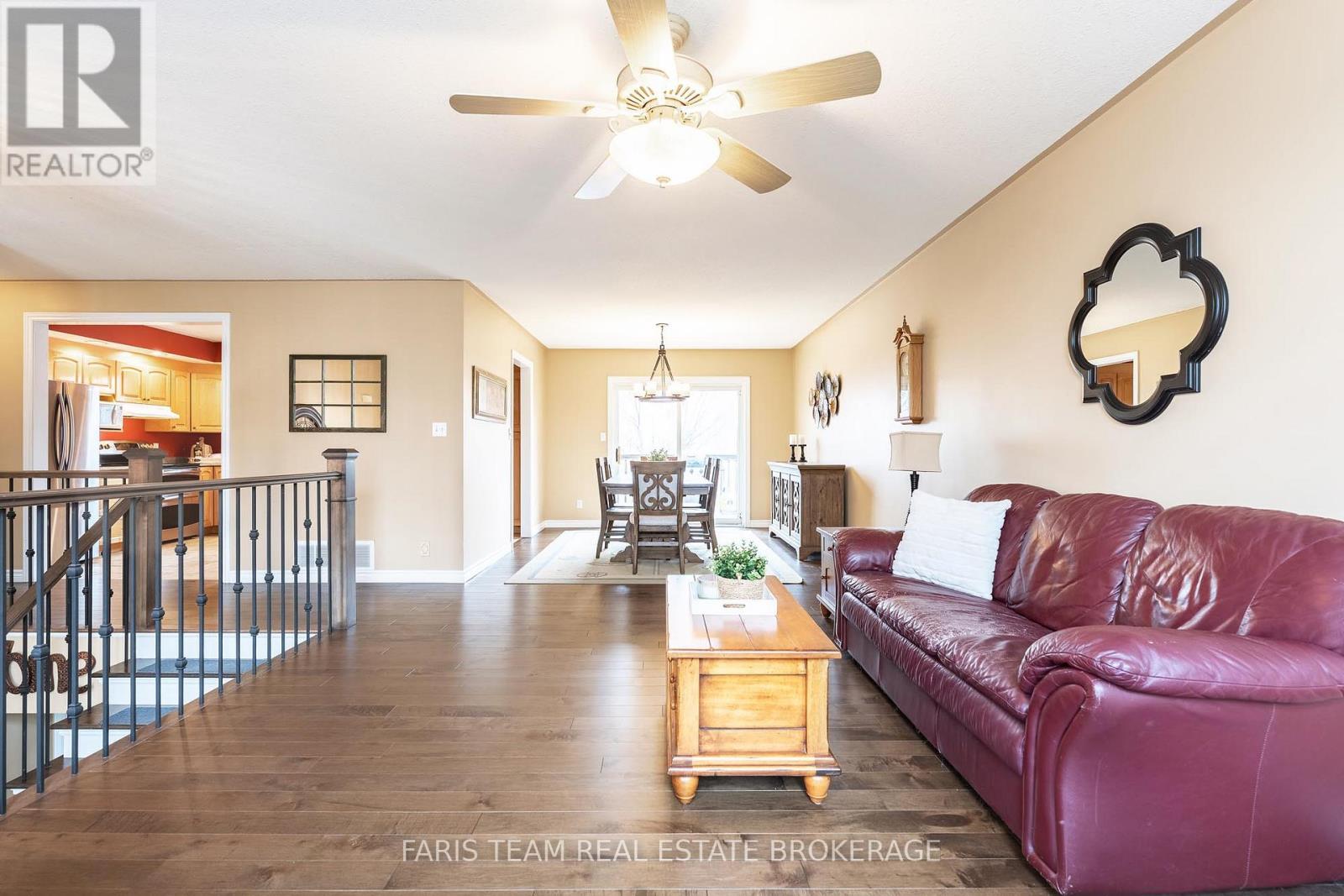 704 Trinity Street, Innisfil, Ontario  L9S 2G8 - Photo 15 - N12951320