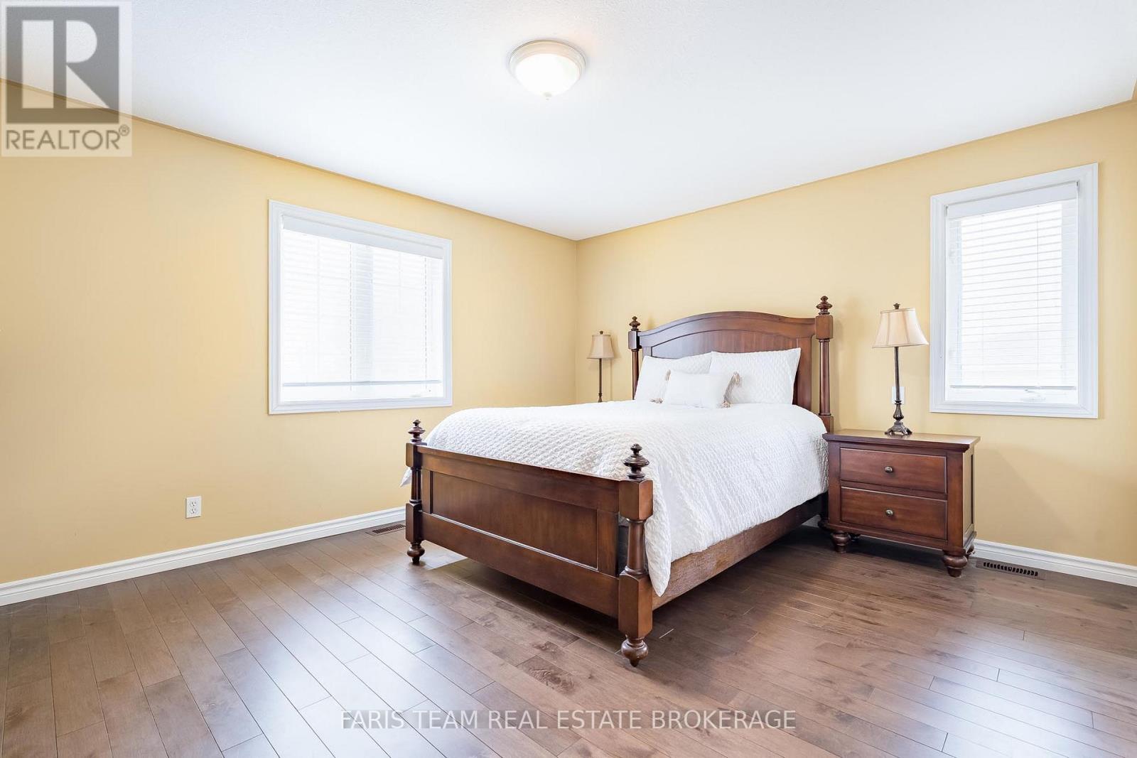 704 Trinity Street, Innisfil, Ontario  L9S 2G8 - Photo 16 - N12951320