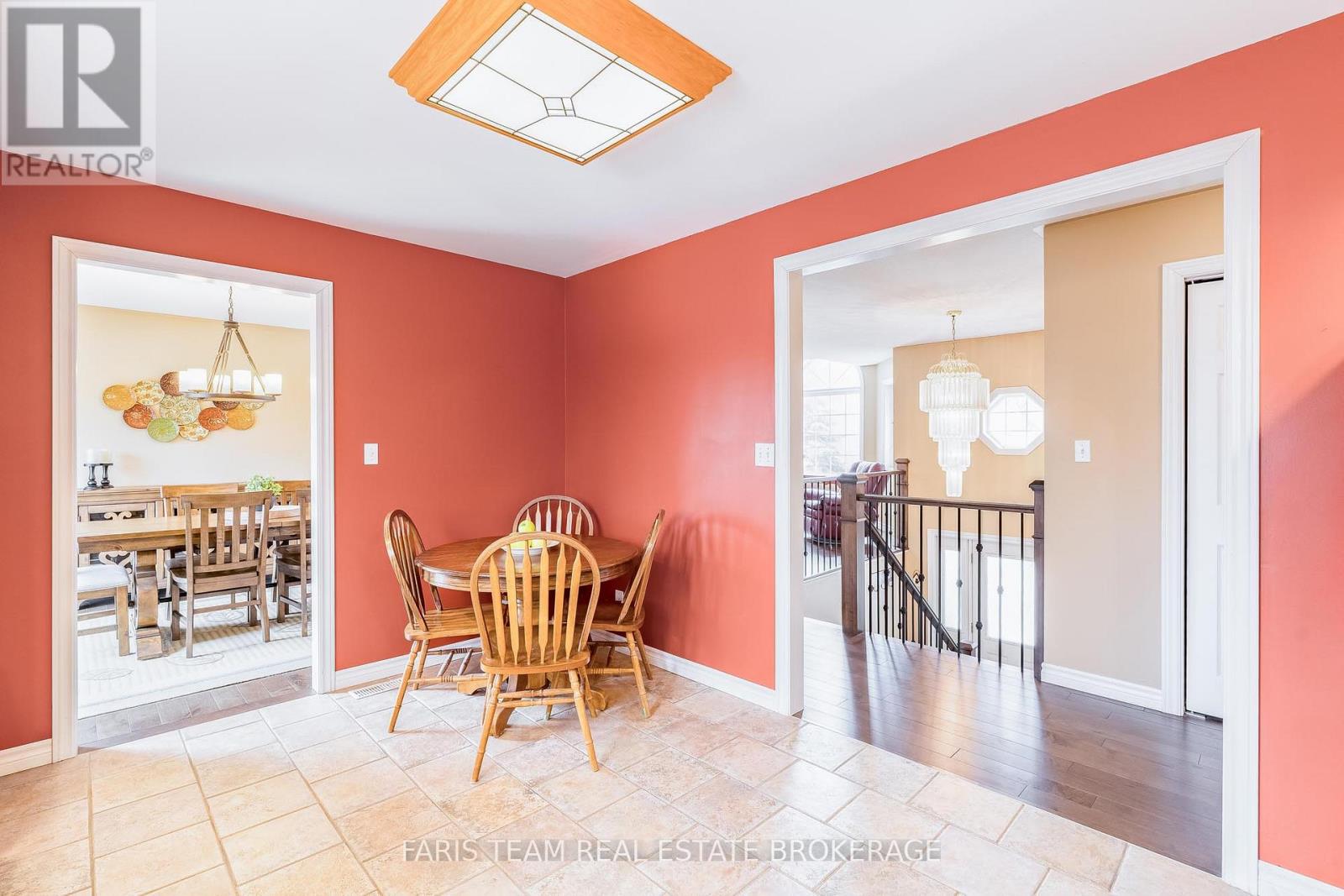 704 Trinity Street, Innisfil, Ontario  L9S 2G8 - Photo 7 - N12951320