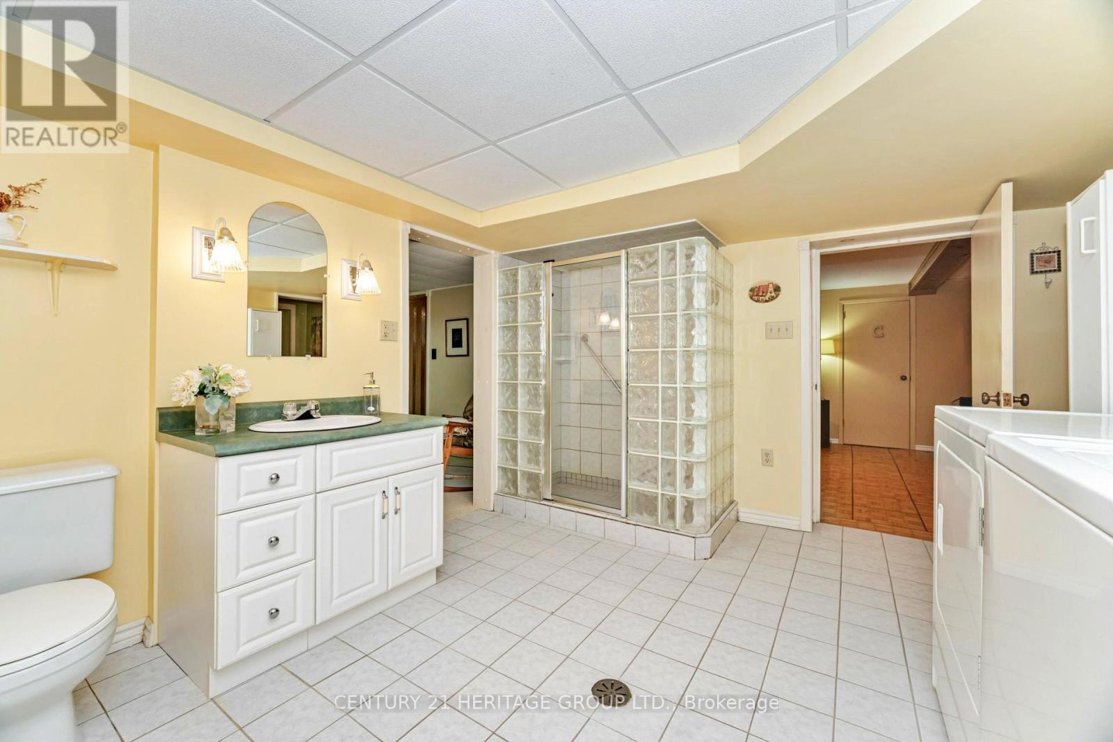 22 Poplar Drive, Richmond Hill, Ontario  L4E 2X6 - Photo 41 - N12951334