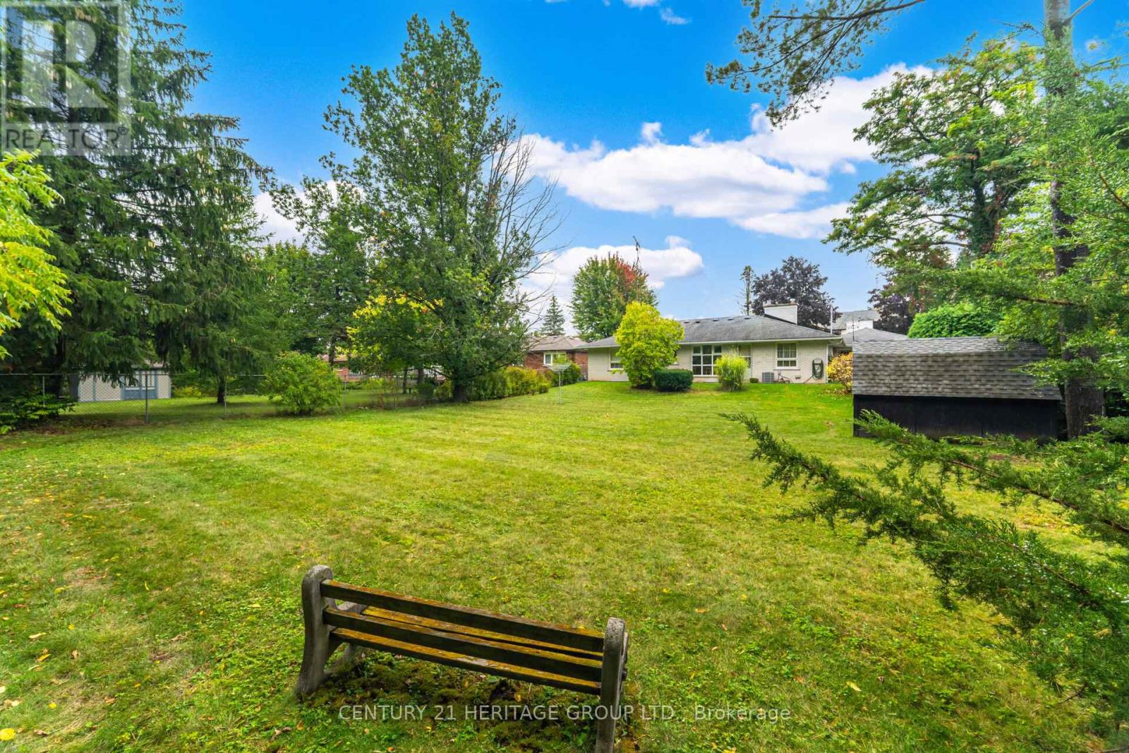 22 Poplar Drive, Richmond Hill, Ontario  L4E 2X6 - Photo 7 - N12951334