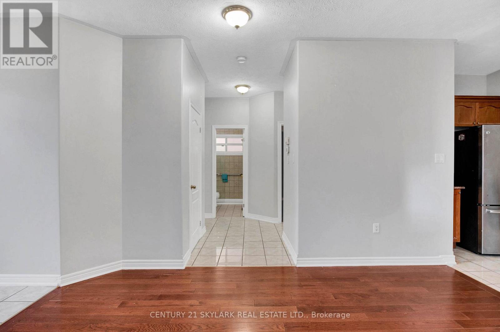 40 Highland Terrace, Bradford West Gwillimbury, Ontario  L3Z 3E8 - Photo 10 - N12951408