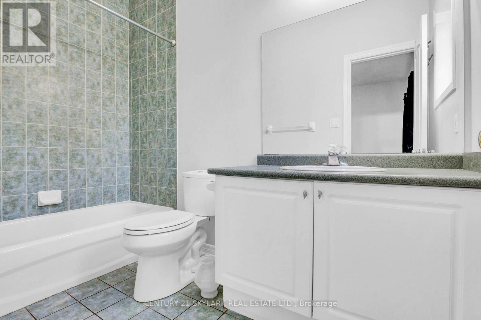 40 Highland Terrace, Bradford West Gwillimbury, Ontario  L3Z 3E8 - Photo 16 - N12951408