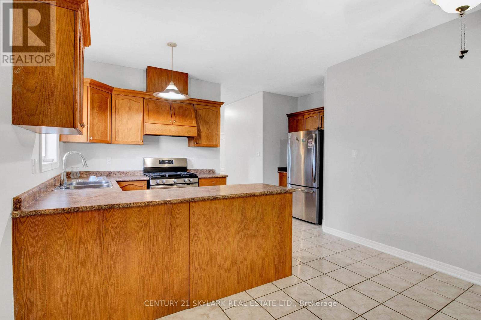 40 Highland Terrace, Bradford West Gwillimbury, Ontario  L3Z 3E8 - Photo 9 - N12951408