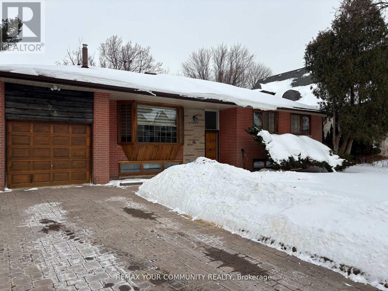 24 LANCER DRIVE, Vaughan, Ontario