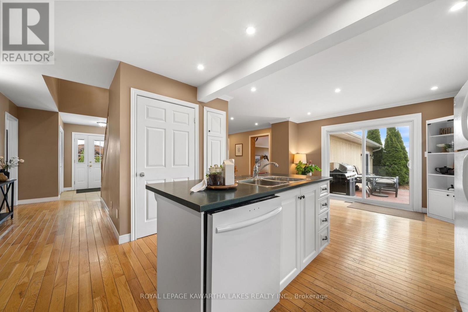 890 Woodville Road, Kawartha Lakes, Ontario  K0M 2T0 - Photo 14 - X12951698