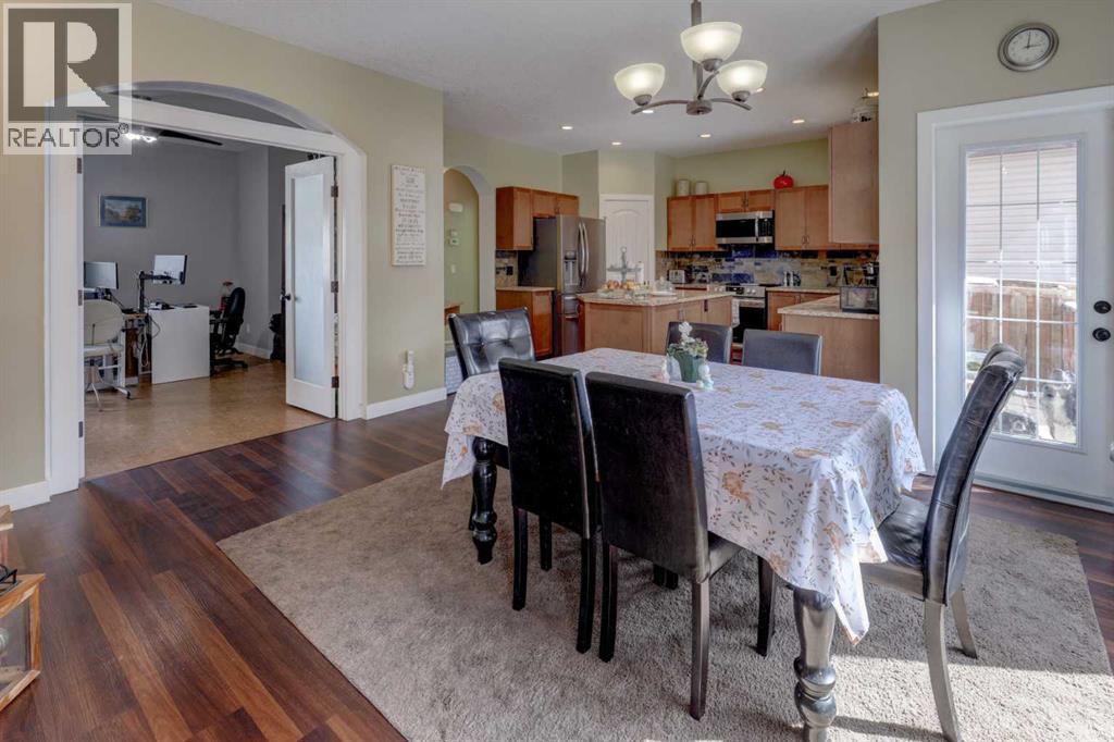 729 Canoe Avenue SW, Airdrie, Alberta  t4b 3k5 - Photo 7 - A2293522