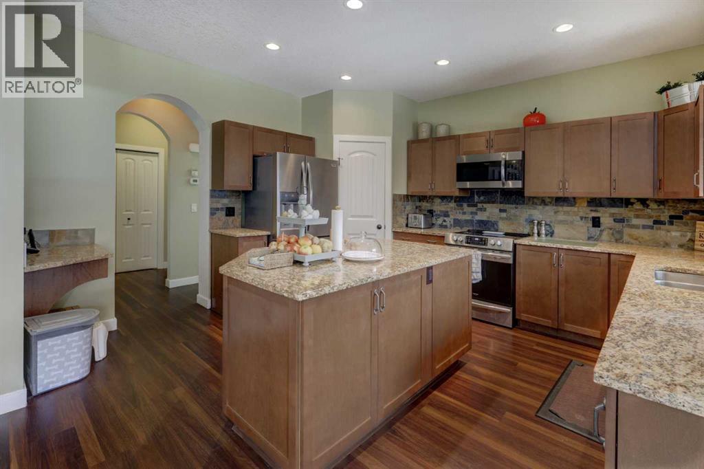 729 Canoe Avenue SW, Airdrie, Alberta  t4b 3k5 - Photo 3 - A2293522