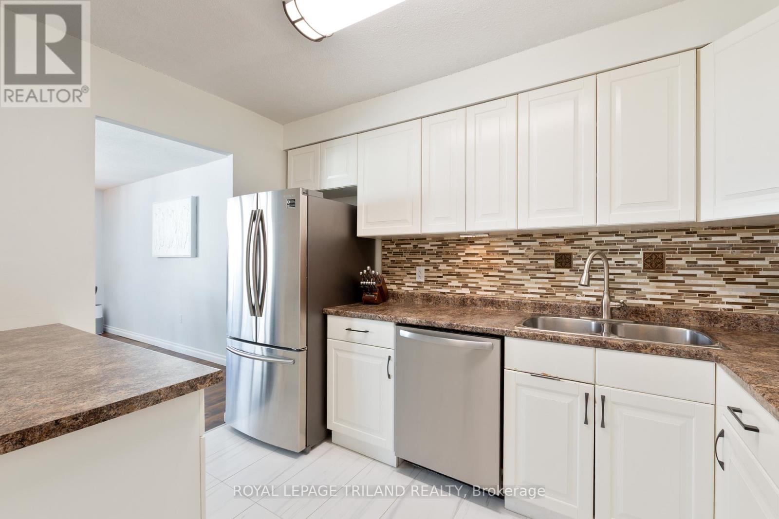 2703 - 323 Colborne Street, London East, Ontario  N6B 3N8 - Photo 3 - X12951490