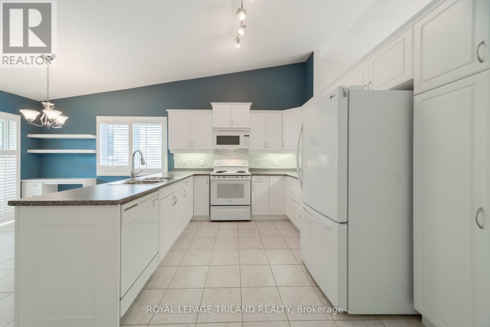 58 - 572 Thistlewood Drive, London North, Ontario  N5X 4N7 - Photo 15 - X12951566