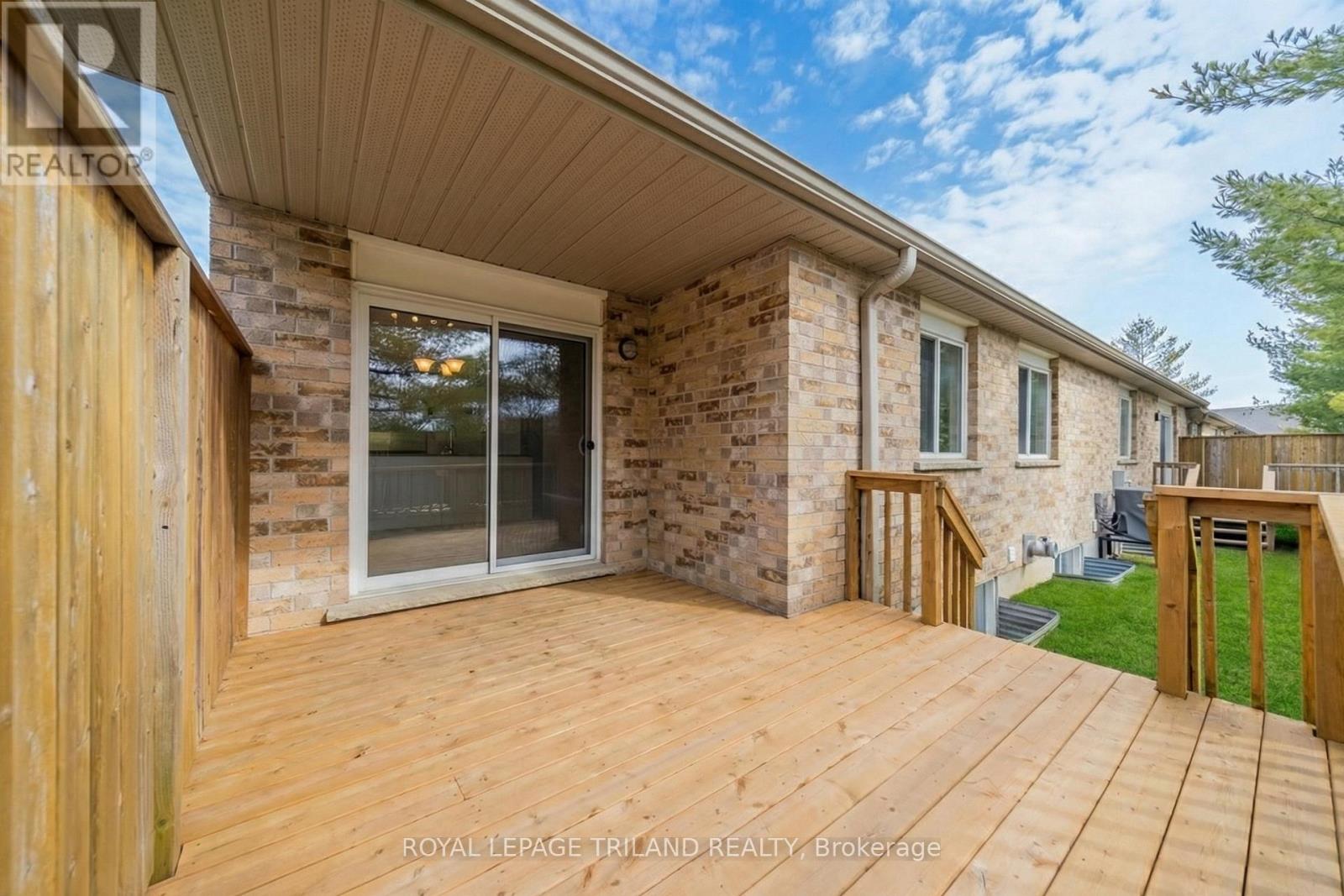 58 - 572 Thistlewood Drive, London North, Ontario  N5X 4N7 - Photo 49 - X12951566