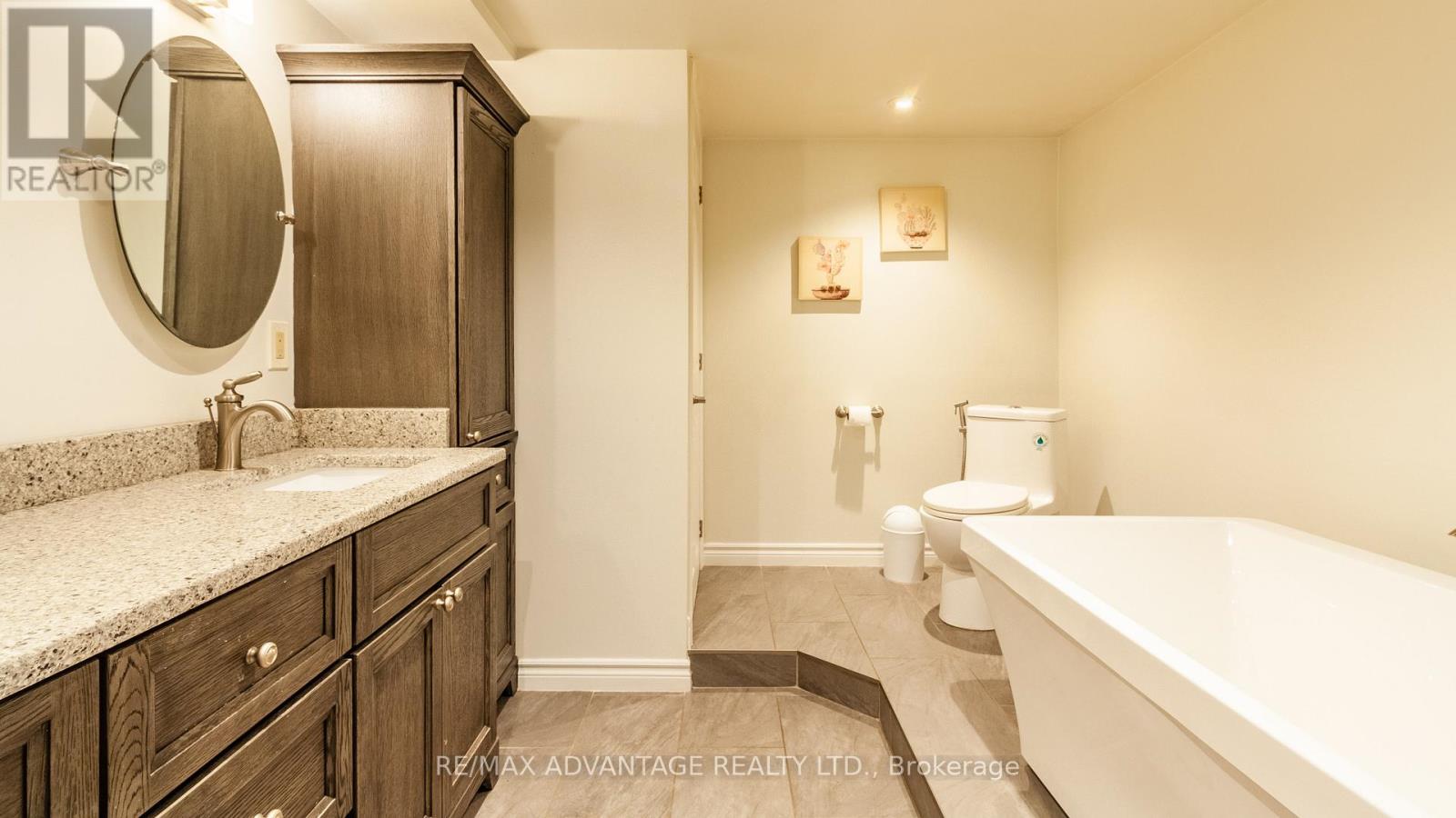 190 Fairview Avenue, St. Thomas, Ontario  N5R 5K4 - Photo 15 - X12951612