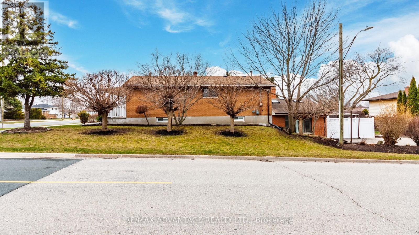 190 Fairview Avenue, St. Thomas, Ontario  N5R 5K4 - Photo 5 - X12951612