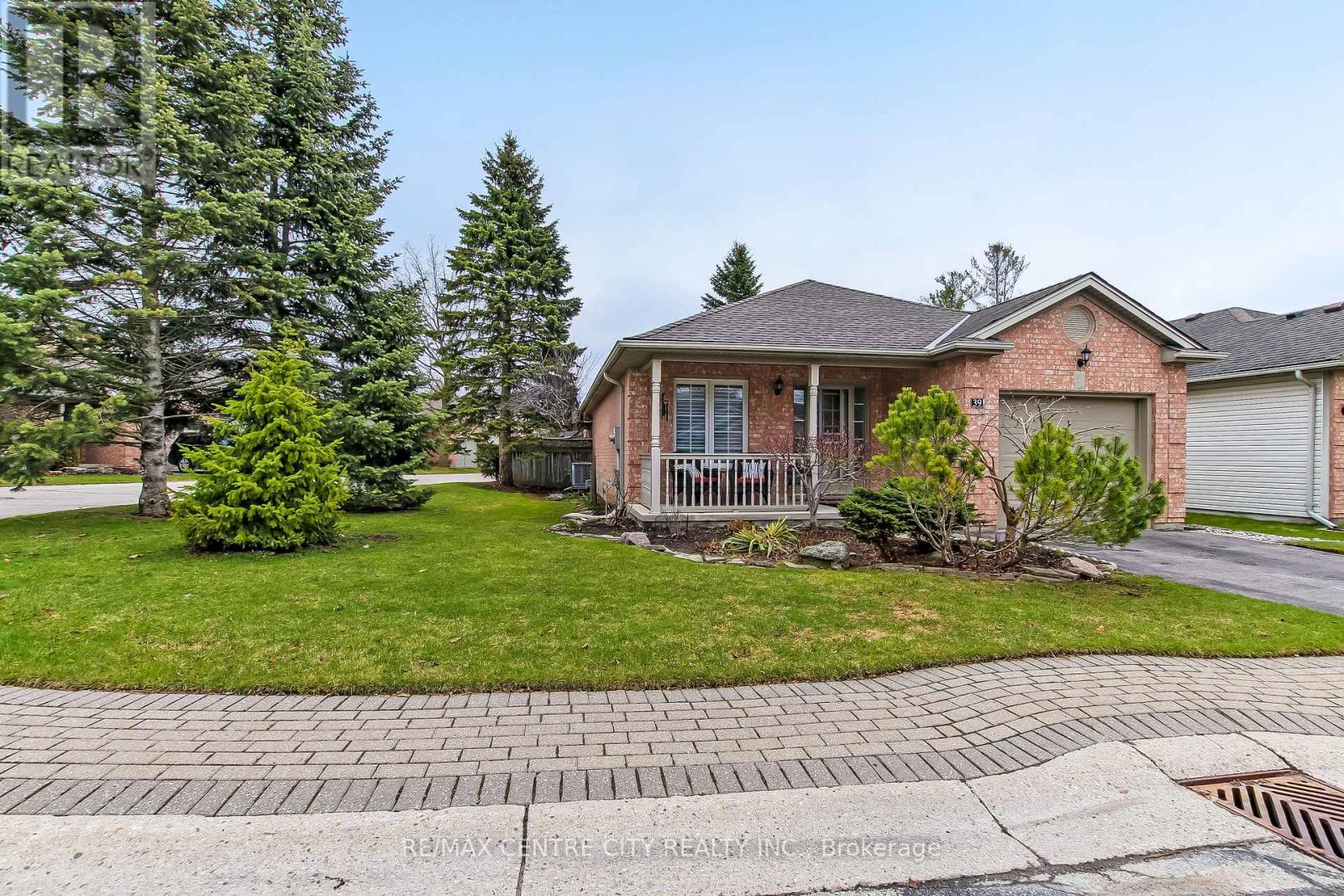 39 - 145 NORTH CENTRE ROAD, London North, Ontario