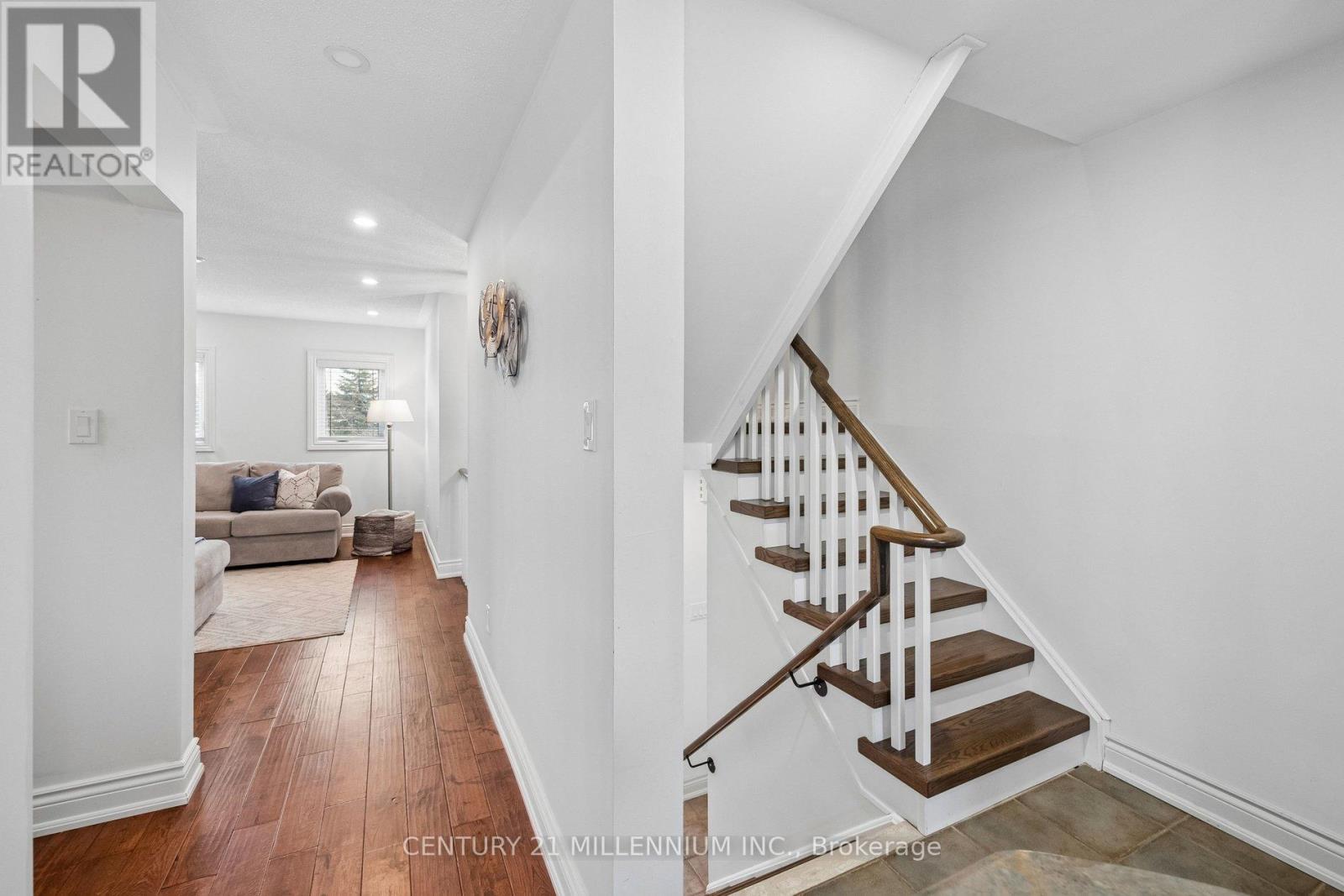 90 Baywell Crescent, Aurora, Ontario  L4G 7N4 - Photo 23 - N12951128