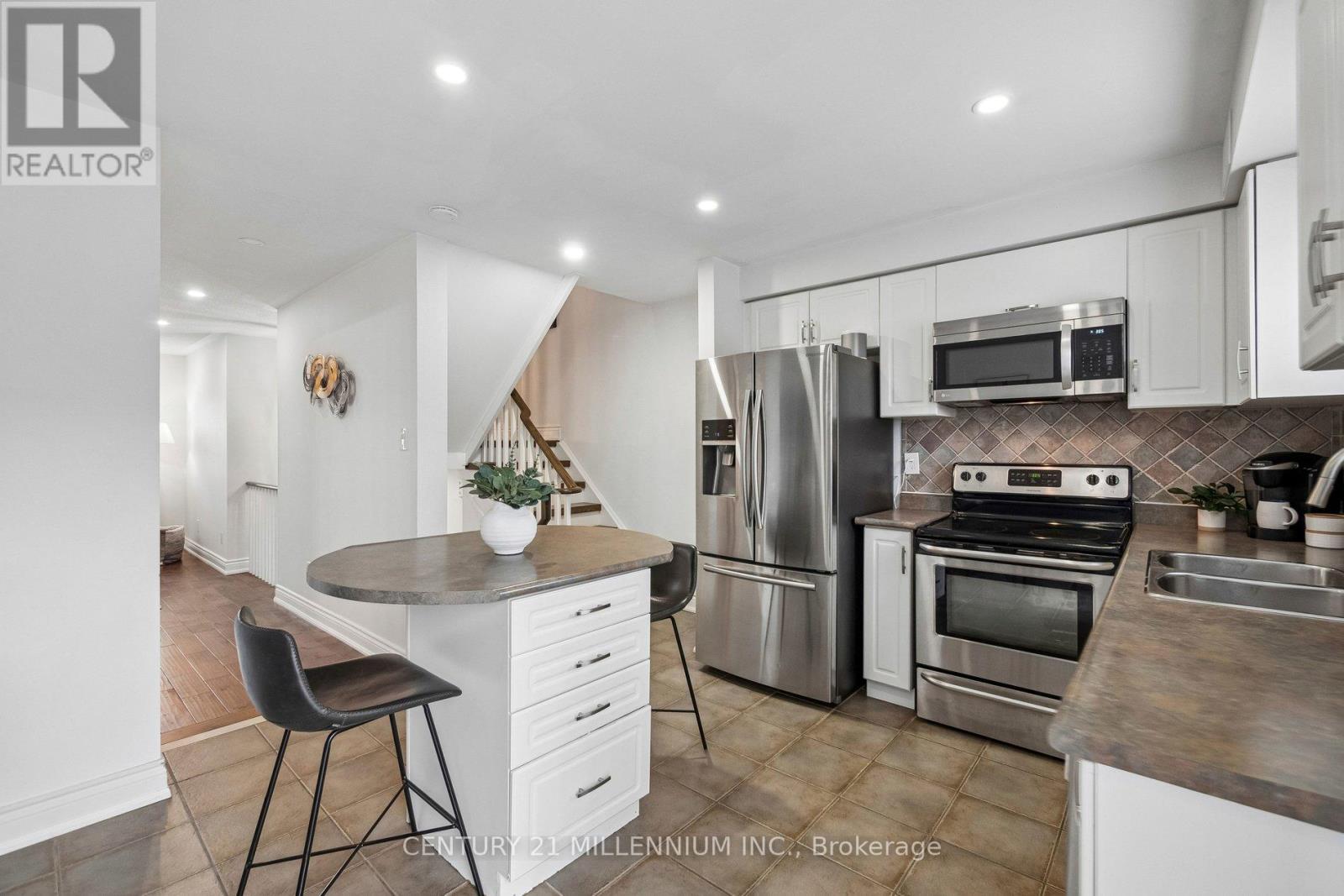 90 Baywell Crescent, Aurora, Ontario  L4G 7N4 - Photo 17 - N12951128