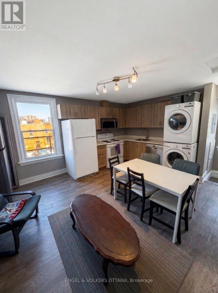 2 - 535 Mcleod Street, Ottawa, Ontario  K1R 5R2 - Photo 3 - X12951516