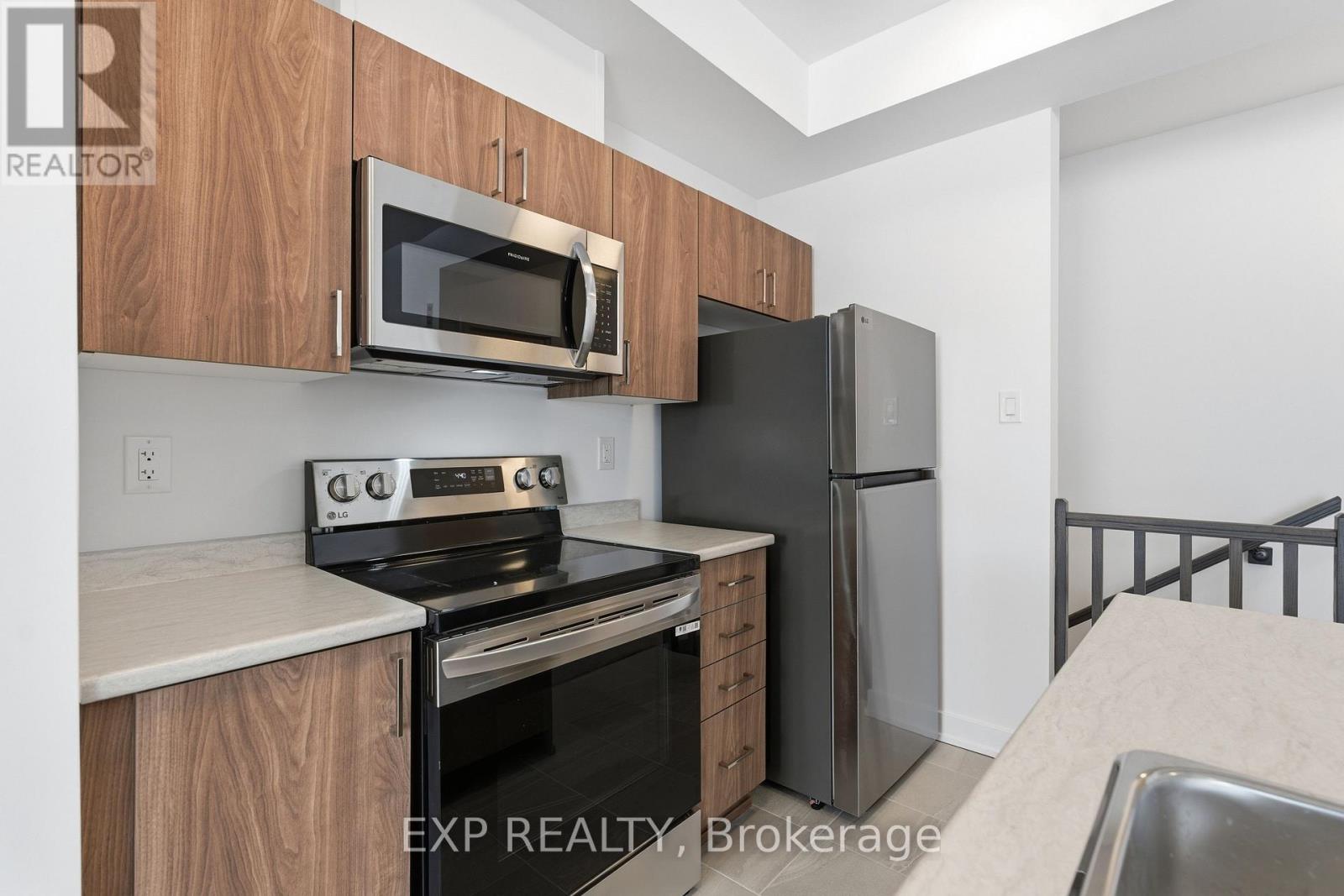 1007 Silhouette Private, Ottawa, Ontario  K2J 4S3 - Photo 9 - X12951596