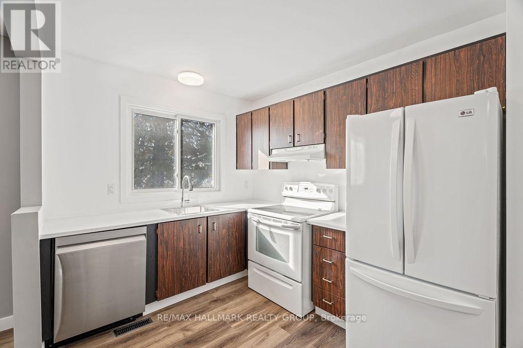 48 - 2276 Orient Park Drive, Ottawa, Ontario  K1B 4Z7 - Photo 12 - X12951600