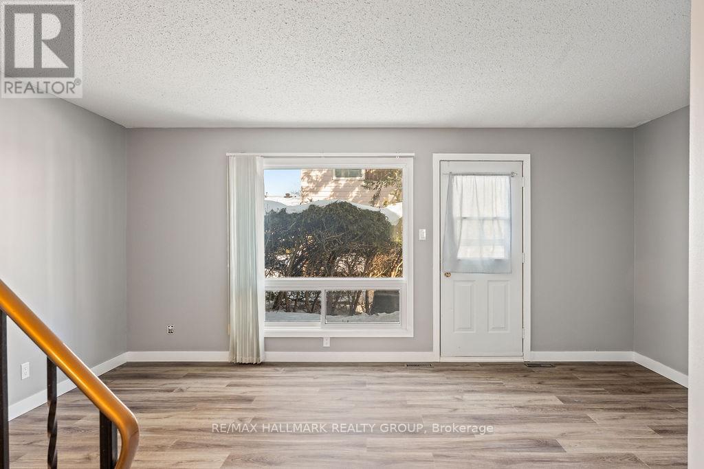 48 - 2276 Orient Park Drive, Ottawa, Ontario  K1B 4Z7 - Photo 13 - X12951600