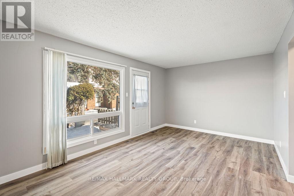 48 - 2276 Orient Park Drive, Ottawa, Ontario  K1B 4Z7 - Photo 14 - X12951600