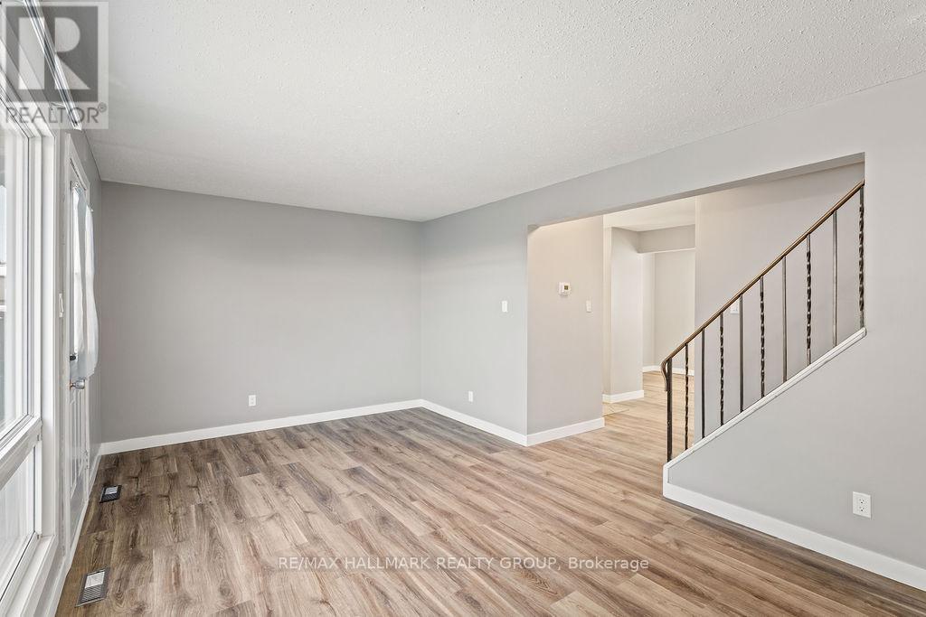 48 - 2276 Orient Park Drive, Ottawa, Ontario  K1B 4Z7 - Photo 15 - X12951600