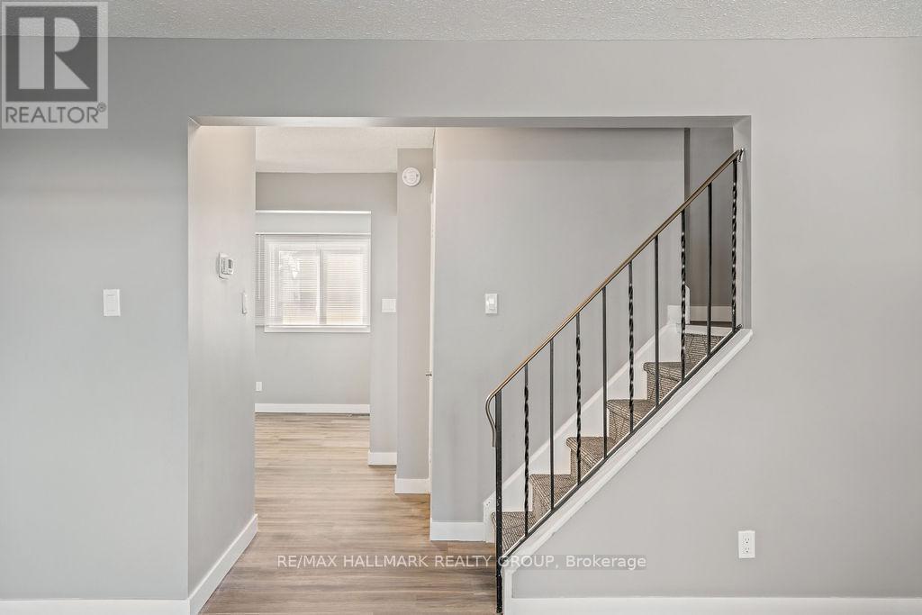 48 - 2276 Orient Park Drive, Ottawa, Ontario  K1B 4Z7 - Photo 16 - X12951600