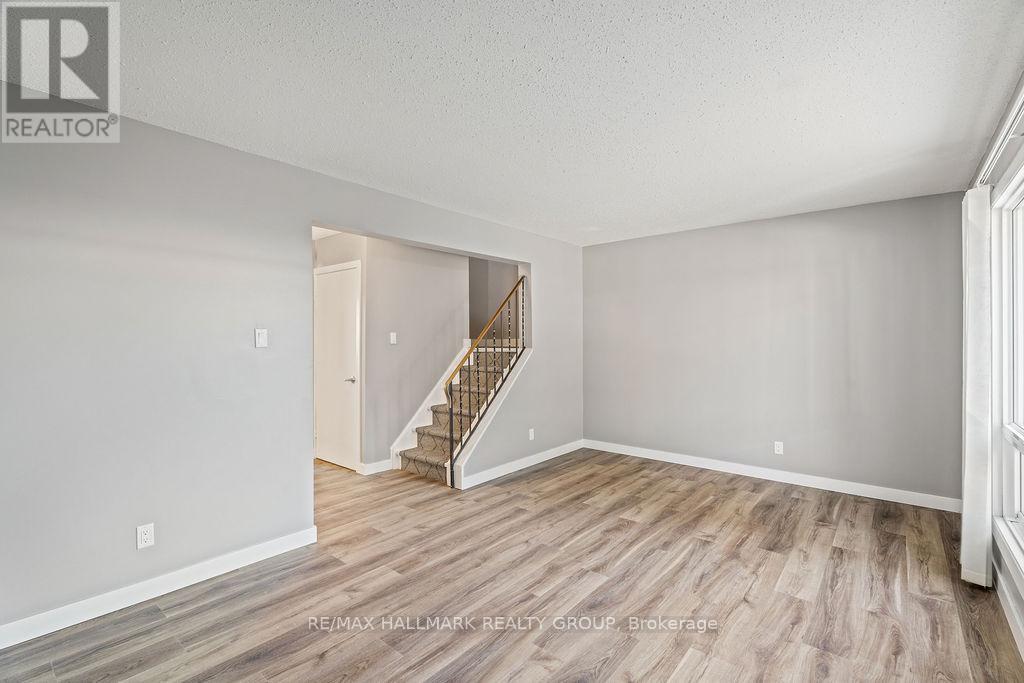 48 - 2276 Orient Park Drive, Ottawa, Ontario  K1B 4Z7 - Photo 17 - X12951600