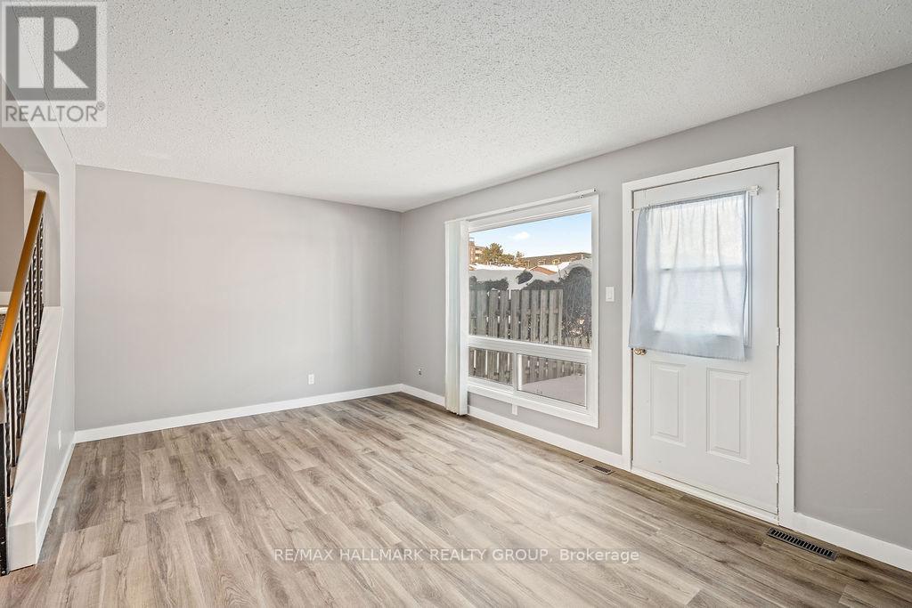 48 - 2276 Orient Park Drive, Ottawa, Ontario  K1B 4Z7 - Photo 18 - X12951600