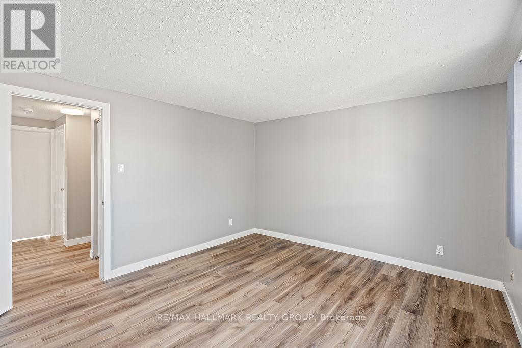 48 - 2276 Orient Park Drive, Ottawa, Ontario  K1B 4Z7 - Photo 25 - X12951600