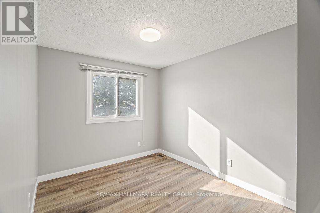 48 - 2276 Orient Park Drive, Ottawa, Ontario  K1B 4Z7 - Photo 28 - X12951600