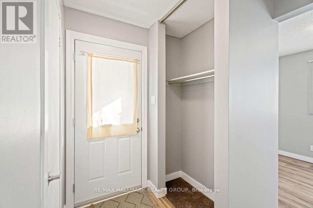 48 - 2276 Orient Park Drive, Ottawa, Ontario  K1B 4Z7 - Photo 3 - X12951600