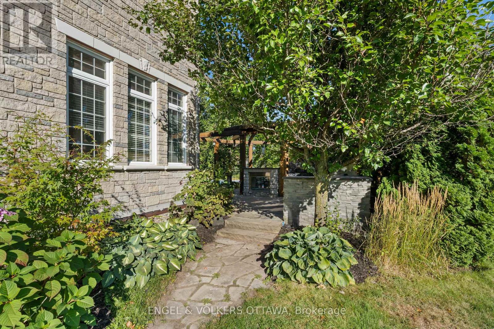 6227 Pebblewoods Drive, Ottawa, Ontario  K4P 0A1 - Photo 45 - X12951630