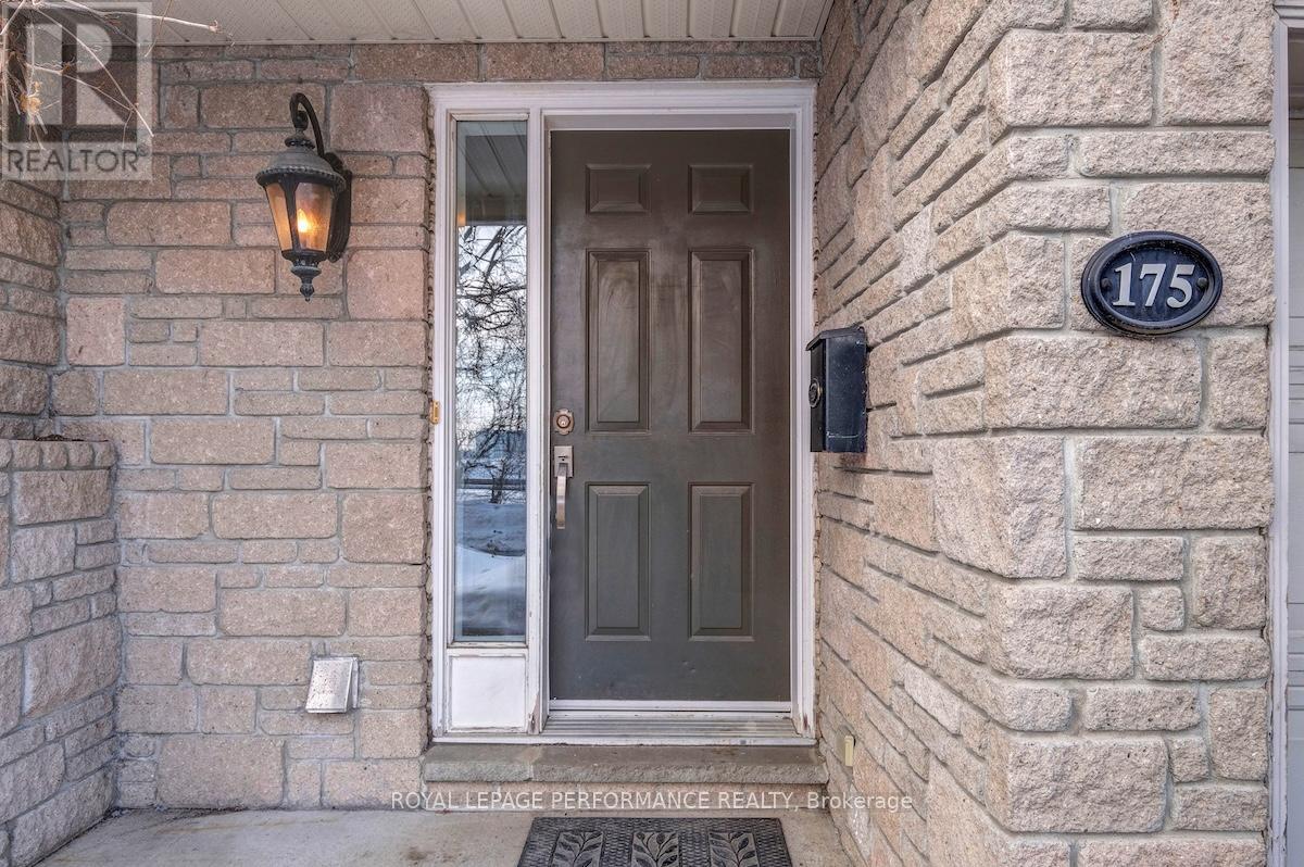 175 Arcola Private, Ottawa, Ontario  K1K 4W9 - Photo 2 - X12951656