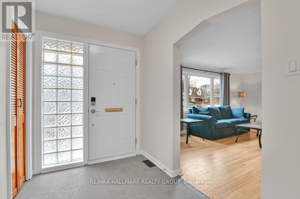 1206 Checkers Road, Ottawa, Ontario  K2C 2S7 - Photo 4 - X12951692