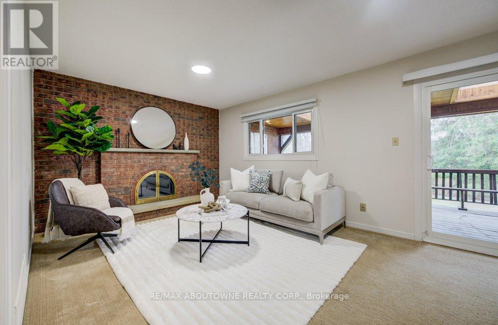 440 Parkridge Crescent, Oakville, Ontario  L6M 1B2 - Photo 8 - W12950592