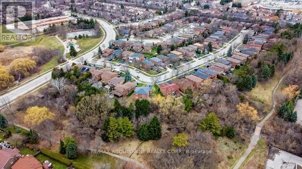 440 Parkridge Crescent, Oakville, Ontario  L6M 1B2 - Photo 31 - W12950592