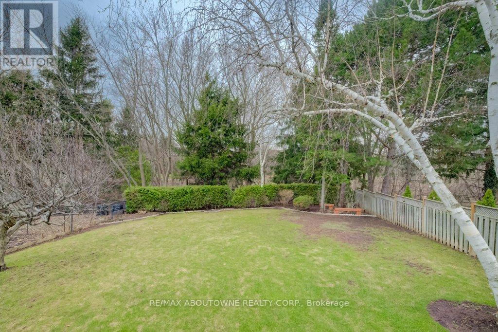 440 Parkridge Crescent, Oakville, Ontario  L6M 1B2 - Photo 23 - W12950592