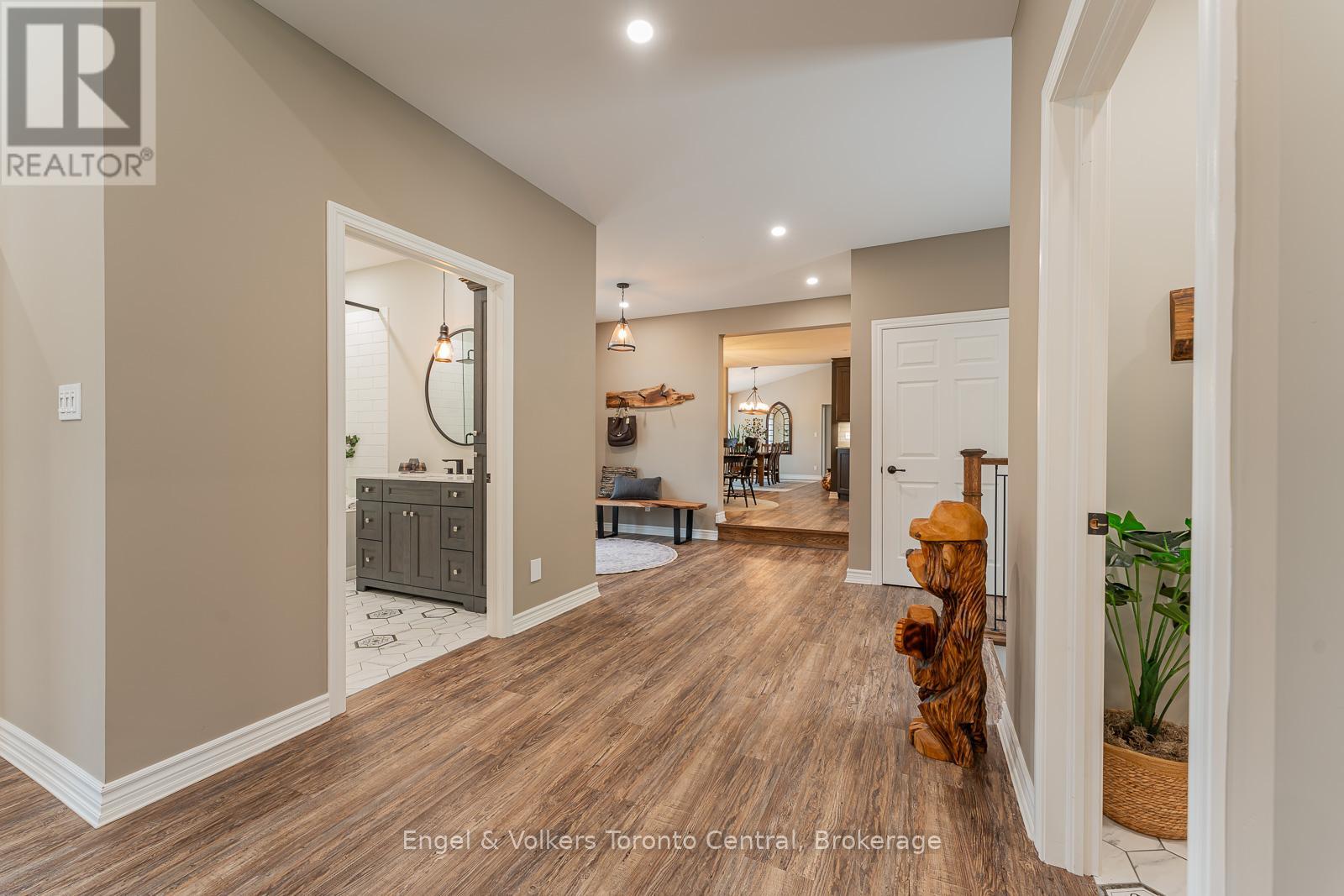 242 Somers Street, Georgian Bluffs, Ontario  N4K 6V5 - Photo 25 - X12047467