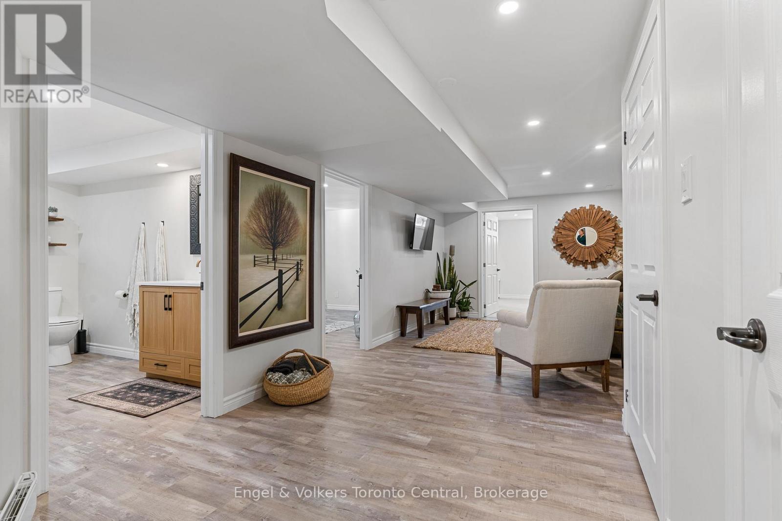 242 Somers Street, Georgian Bluffs, Ontario  N4K 6V5 - Photo 33 - X12047467