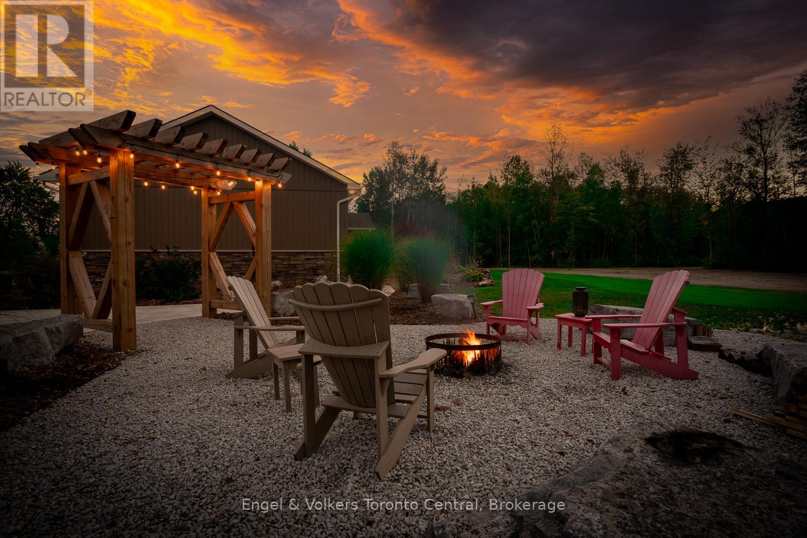 242 Somers Street, Georgian Bluffs, Ontario  N4K 6V5 - Photo 47 - X12047467