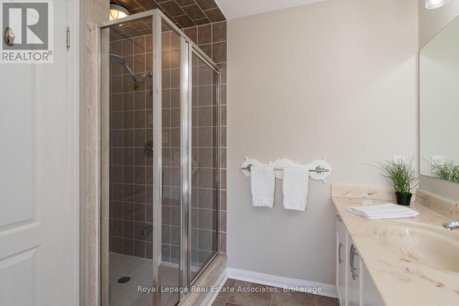 852 Luxton Drive, Milton, Ontario  L9T 6Y3 - Photo 14 - W12951314