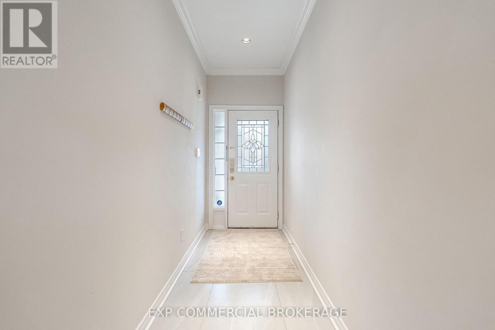 2264 Highcroft Road, Oakville, Ontario  L6M 4Y4 - Photo 3 - W12951372