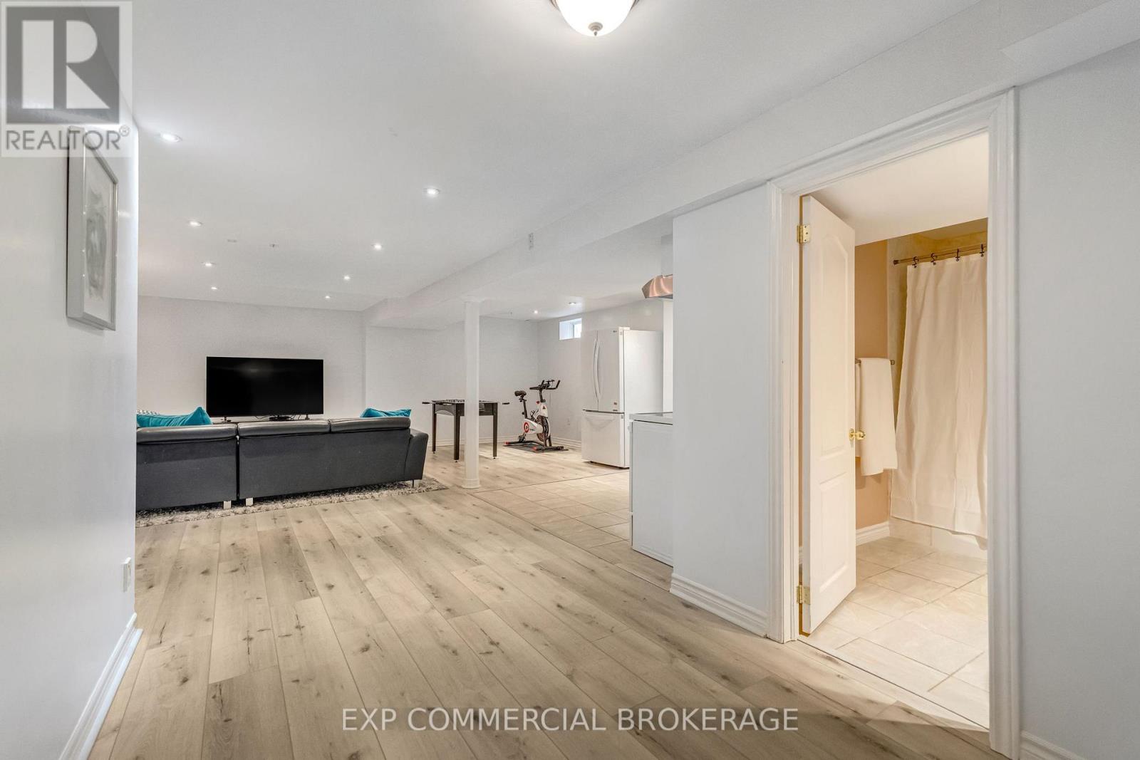 2264 Highcroft Road, Oakville, Ontario  L6M 4Y4 - Photo 38 - W12951372