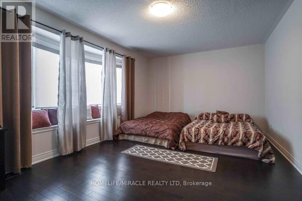 16 Lyle Way, Brampton, Ontario  L6X 5P8 - Photo 12 - W12951398