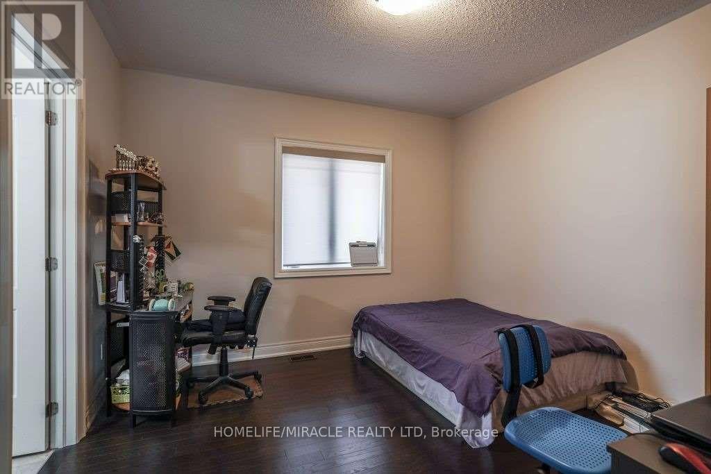 16 Lyle Way, Brampton, Ontario  L6X 5P8 - Photo 18 - W12951398