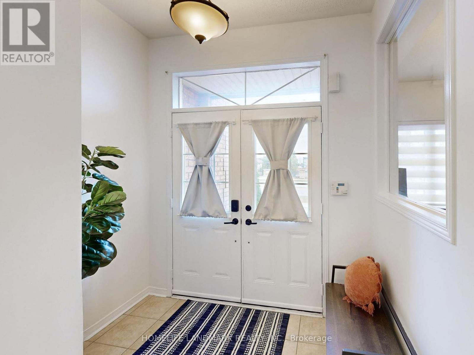 15004 Danby Road, Halton Hills, Ontario  L7G 0B3 - Photo 4 - W12951412