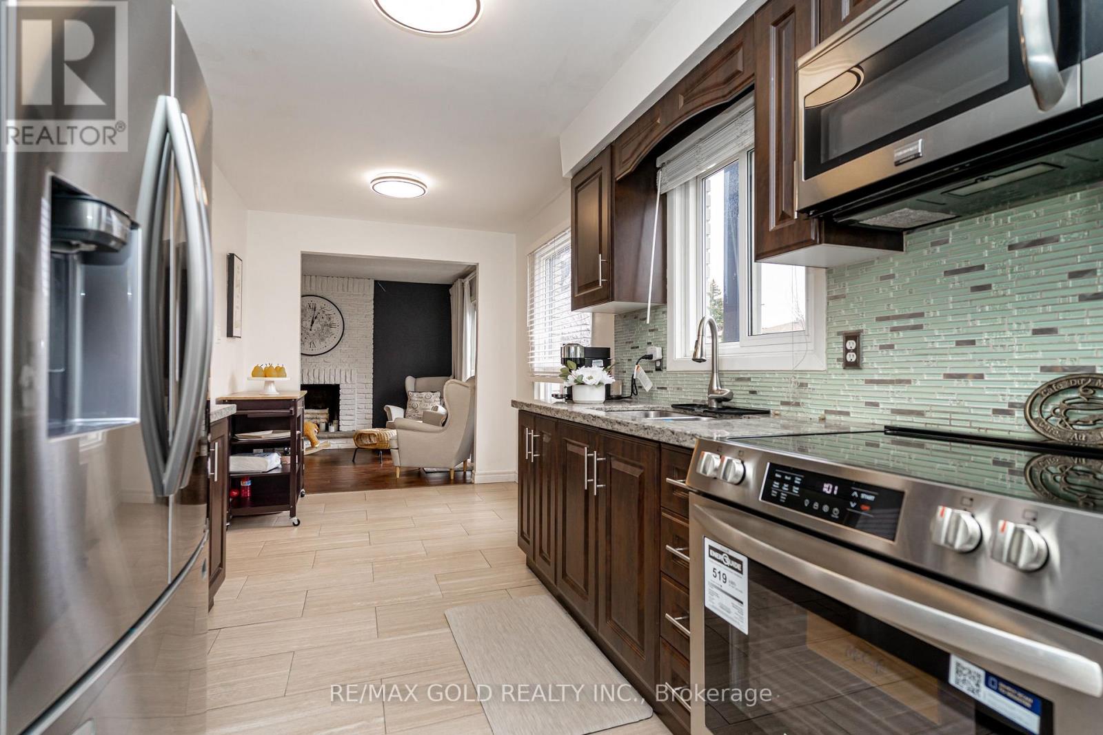 7632 Netherwood Road, Mississauga, Ontario  L4T 2P1 - Photo 16 - W12951430